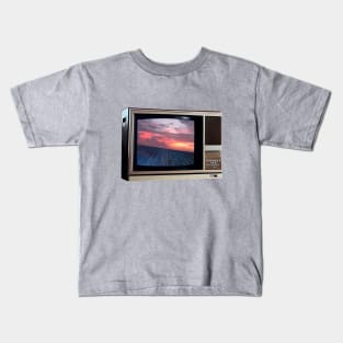 TV SET / GRID BEACH #2 Kids T-Shirt